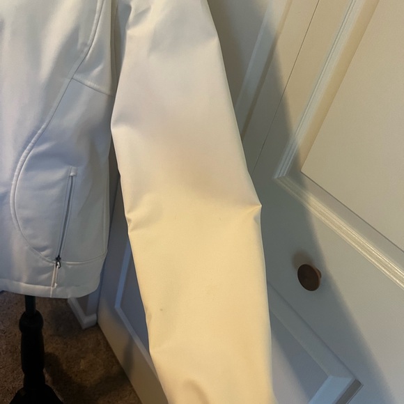 The North Face Cream and Gray Jacket - Picture 7 of 9